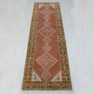 Veritas  Persian Medallion Plush Feel Hand Knotted Wool Runner Rug
